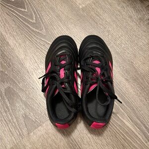 Kids Size 1 kids adidas soccer cleats —lightly worn